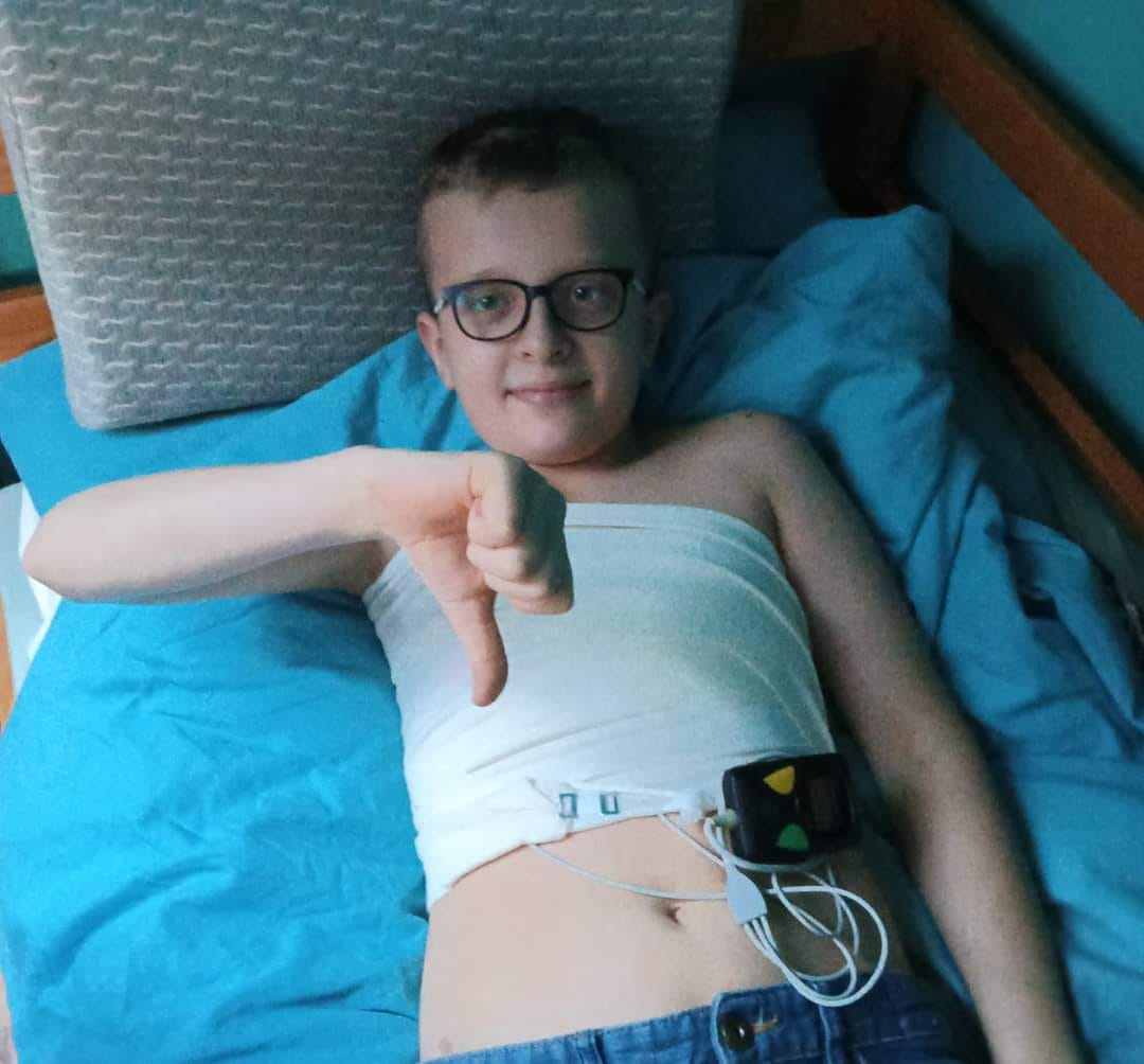 Dominik prosi o pomoc
